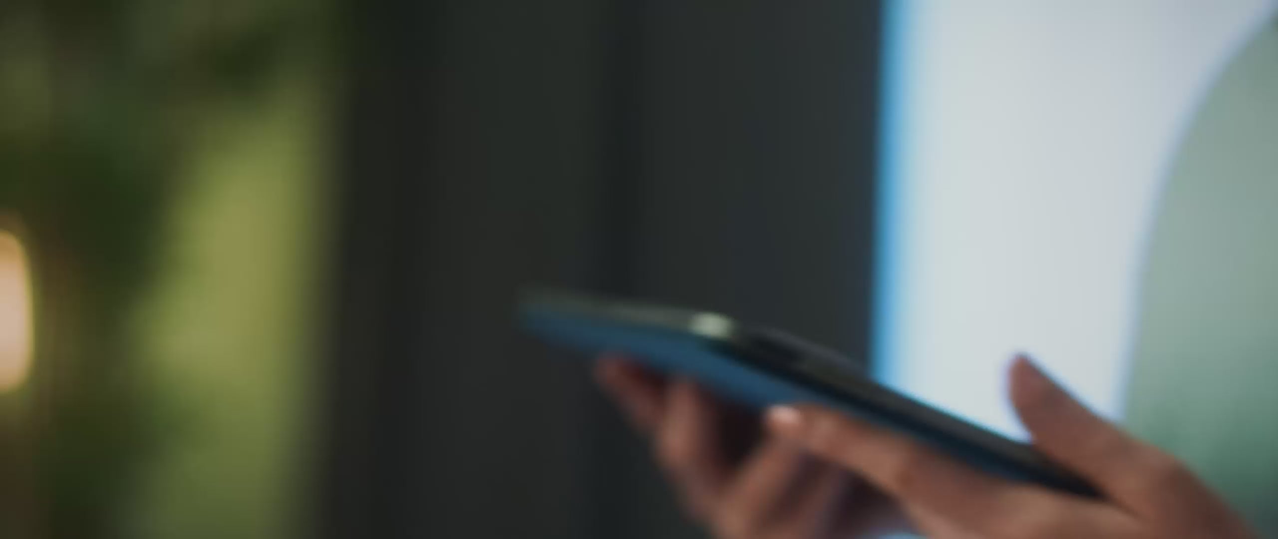 Video laden: F31s_2560x1080px