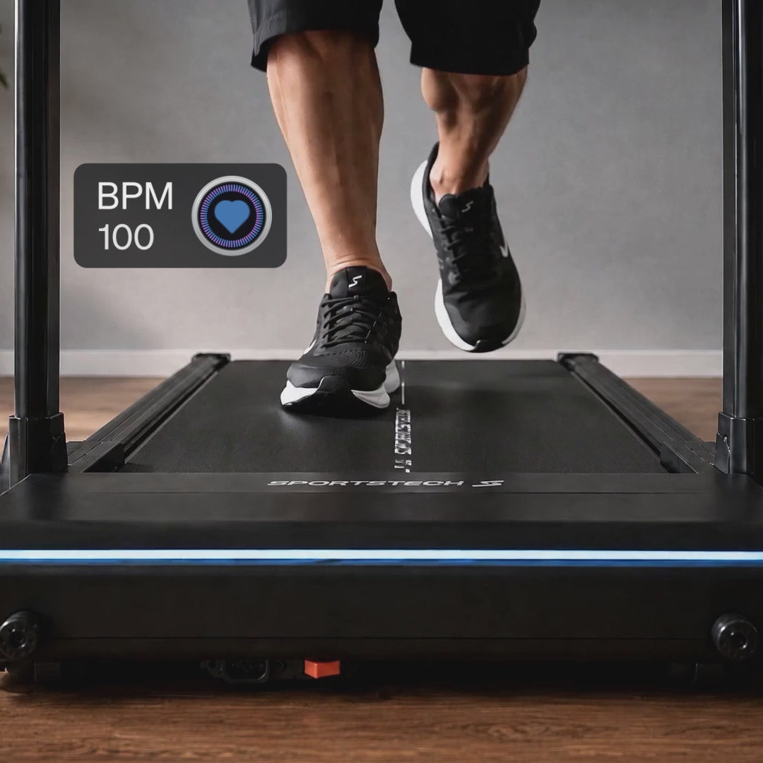 Nahaufnahme laufender Fuesse auf dem sProRun mit Pulsanzeige und farbiger LED-Leiste