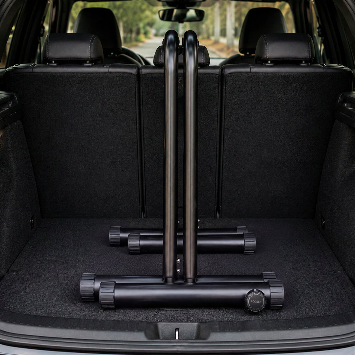 Zusammengeschobene PT500 Dip Station im Kofferraum eines Autos