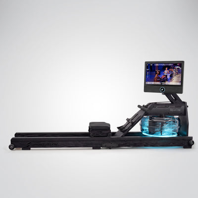 Schwarzes Aqua Elite seitlich mit 21,5-Zoll-Display, gepolstertem Sattel und blau leuchtendem Tank