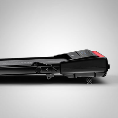 Detailaufnahme des vorderen Antriebsgehäuses des sWalk Lite Plus mit Bedienpanel und rotem Akzent