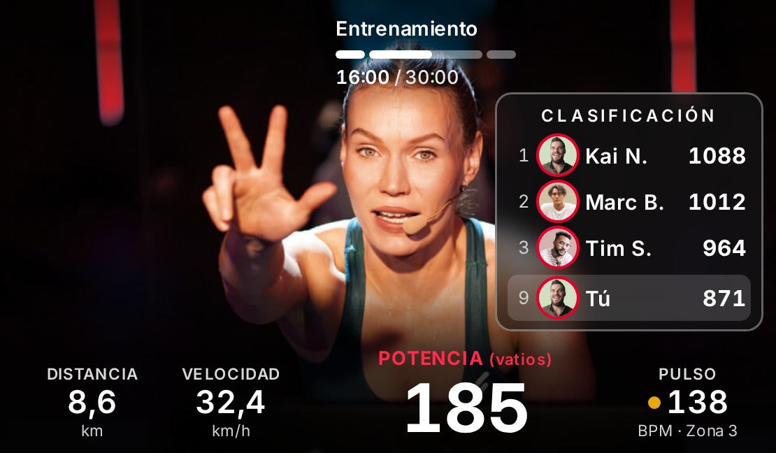 Entrenadora en un estudio de ciclismo en Sportstech Live (vista de ejemplo)