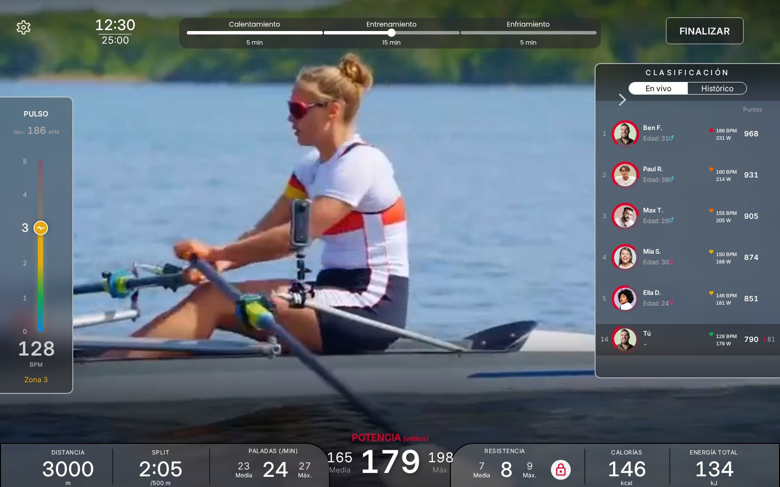 Remera en un skiff en un lago en Sportstech Live (vista de ejemplo)